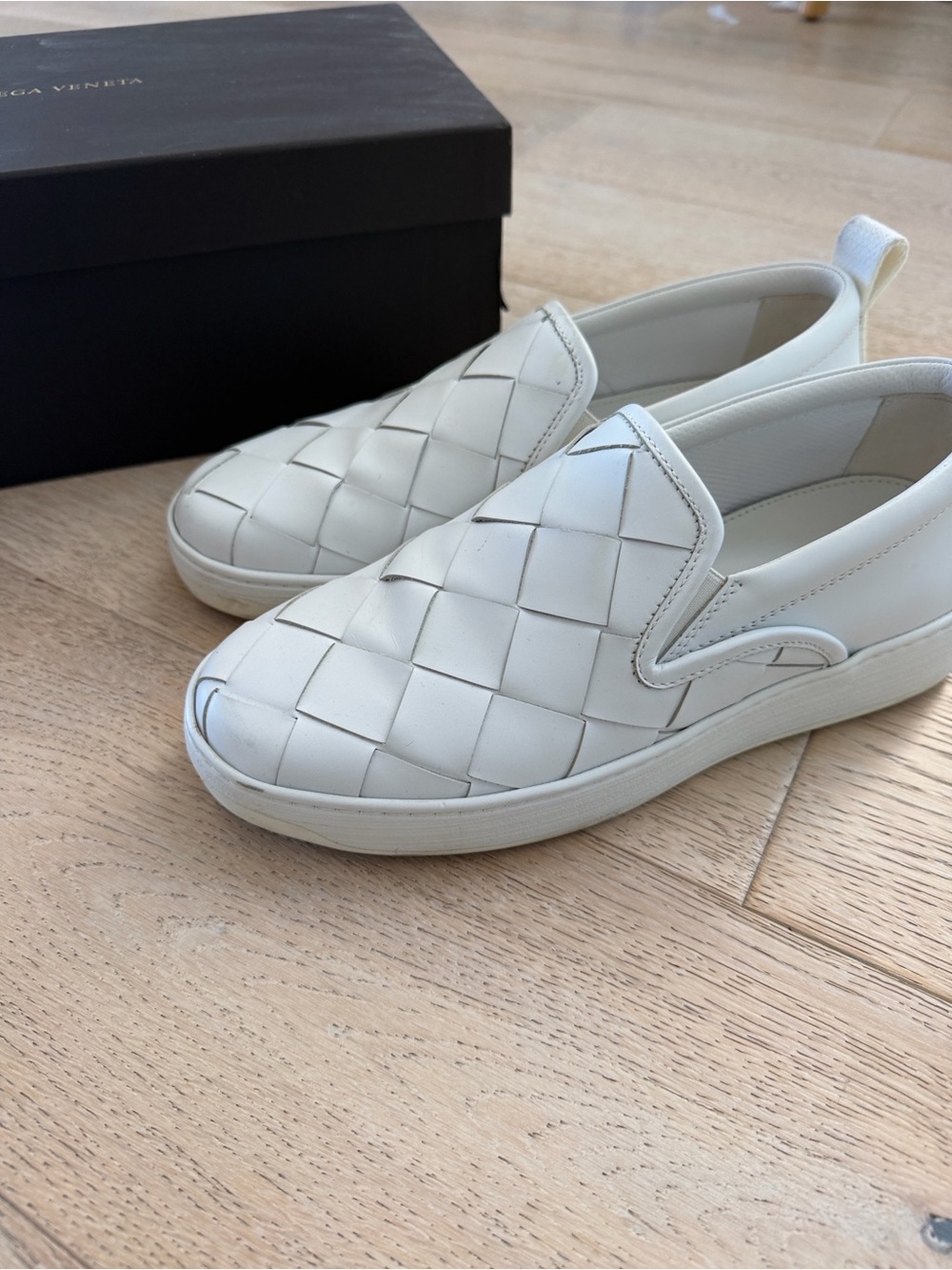Bottega Veneta White Intrecciato Leather Slip-On Loafers - Picture 3 of 8
